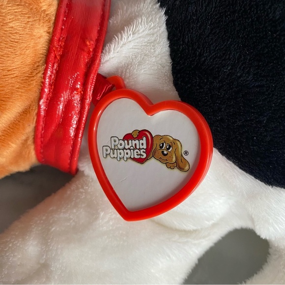 Pound Puppies 2007 White Black Brown Plushie Red Collar Nostalgia Collectible - Picture 5 of 6